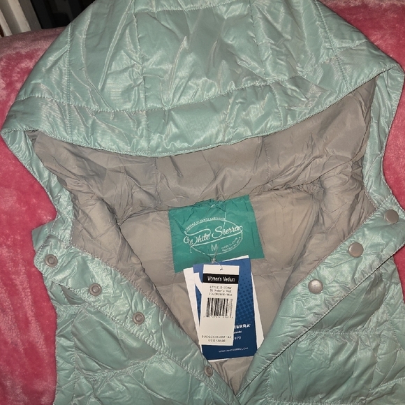 Women's (M) White Sierra St. Helen's Mint Hooded Puffer Vest - Picture 4 of 5